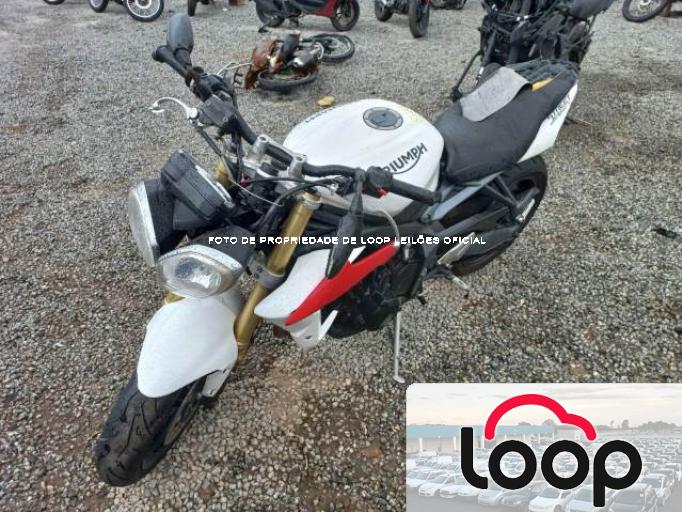 TRIUMPH STREET TRIPLE 15/15