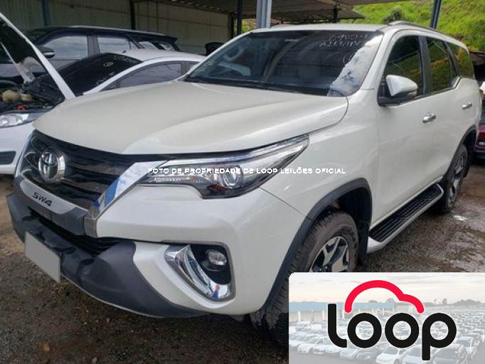 TOYOTA HILUX SW4 19/19